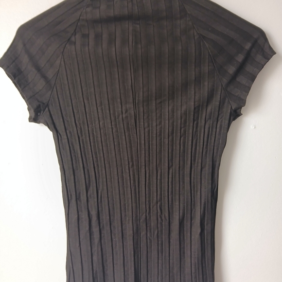 Reformation Charcoal Pleated Short Sleeve Top - Picture 6 of 8